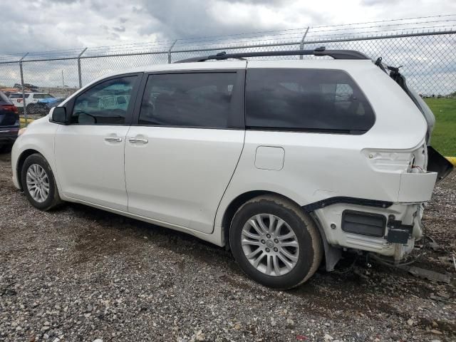 2017 Toyota Sienna XLE