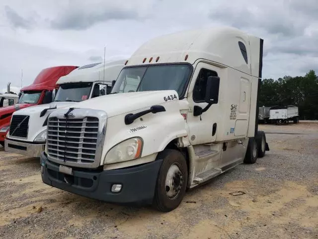 2015 Freightliner Cascadia 125