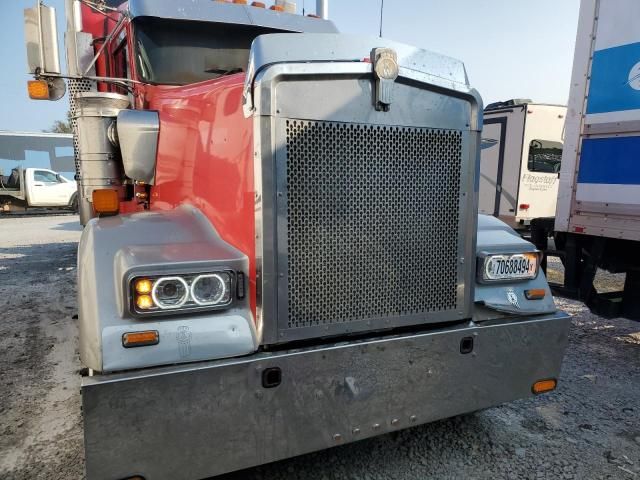 2000 Kenworth Construction W900