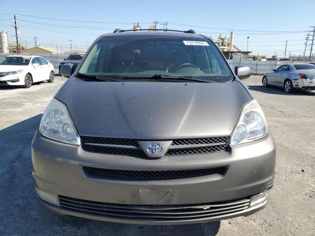 2004 Toyota Sienna XLE