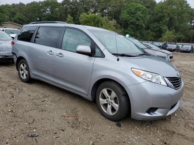 2014 Toyota Sienna LE