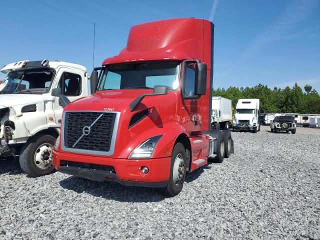 2020 Volvo VNR