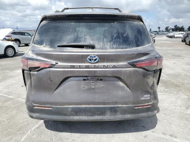 2022 Toyota Sienna XLE