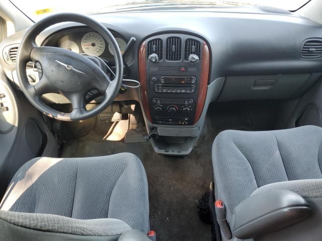 2005 Chrysler Town & Country