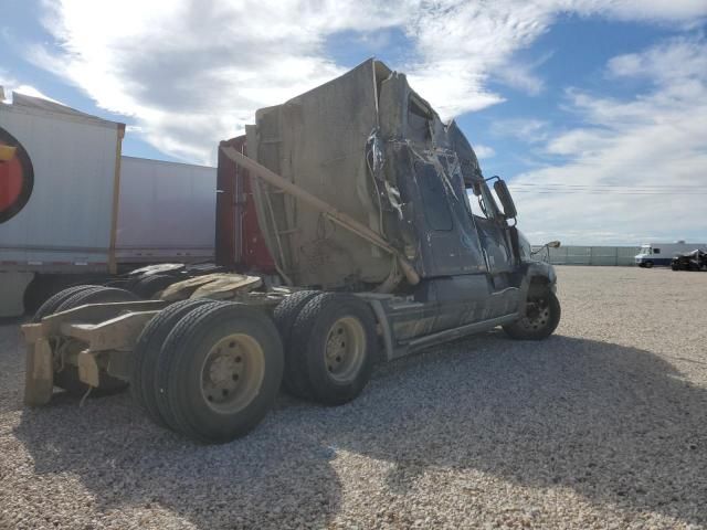 2010 Freightliner Conventional ST120