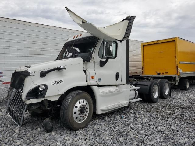 2017 Freightliner Cascadia 125