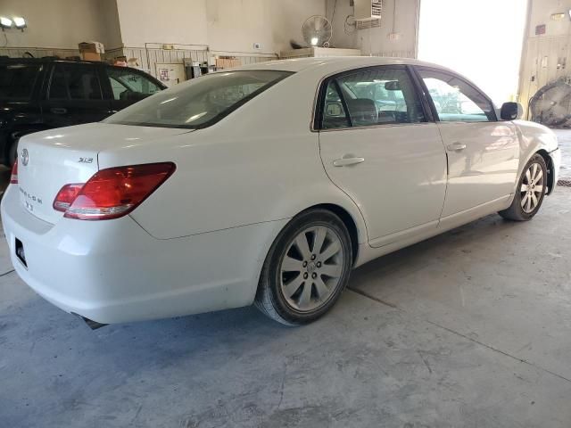 2005 Toyota Avalon XL