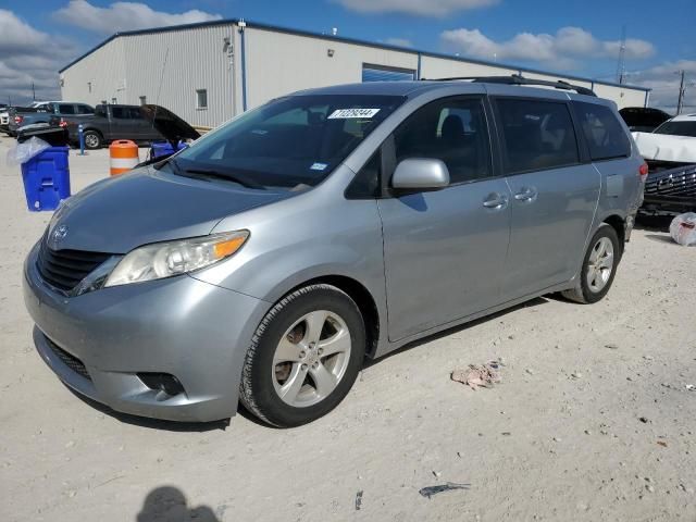 2014 Toyota Sienna LE