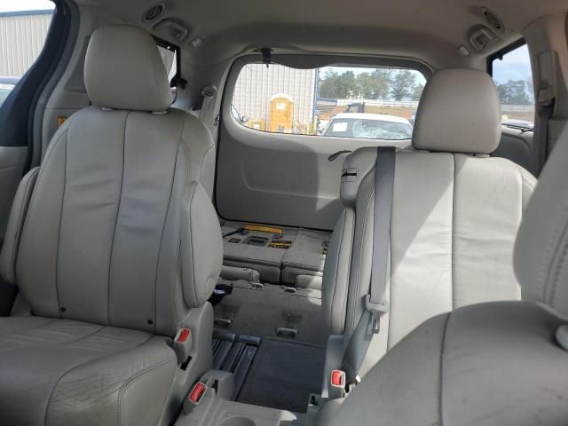 2012 Toyota Sienna XLE