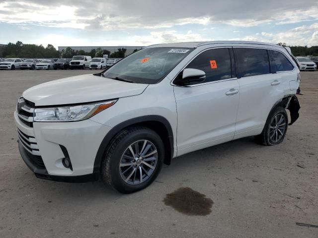 2017 Toyota Highlander SE