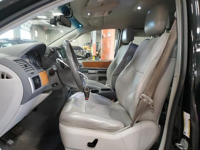 2010 Chrysler Town & Country Limited