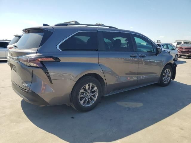 2023 Toyota Sienna LE