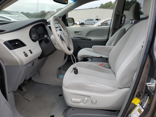 2013 Toyota Sienna LE