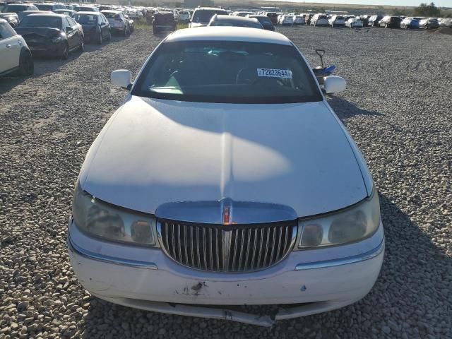 2001 Lincoln Town Car Signature