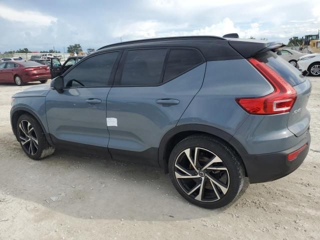 2022 Volvo XC40 T5 R-Design