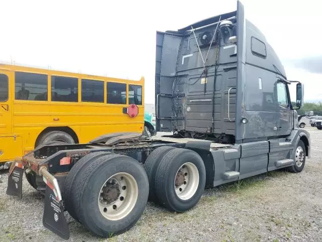 2013 Volvo VN VNL