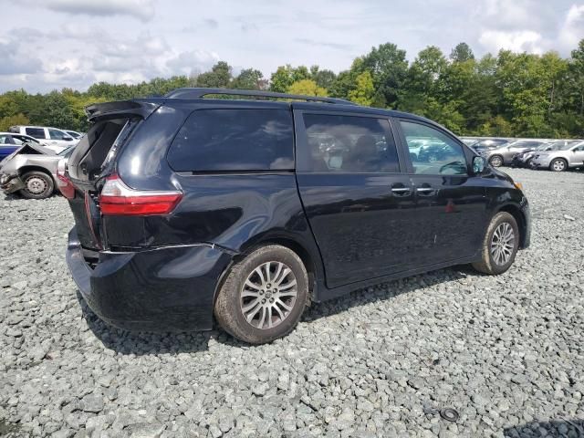 2018 Toyota Sienna XLE