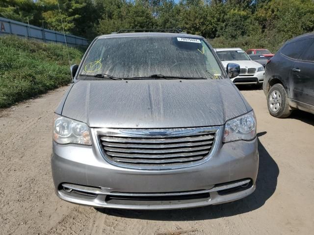 2014 Chrysler Town & Country Touring L