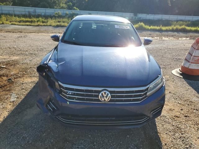 2017 Volkswagen Passat R-Line