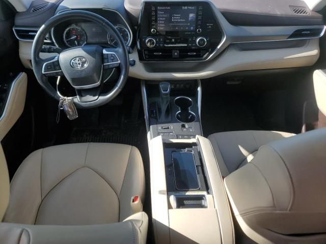 2022 Toyota Highlander XLE