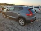 2022 Volvo XC40 T4 Momentum