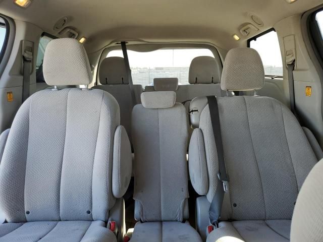 2013 Toyota Sienna LE