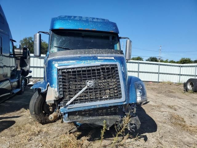 2010 Volvo VN VNL