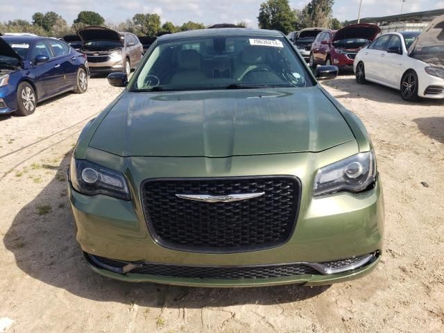 2018 Chrysler 300 Touring