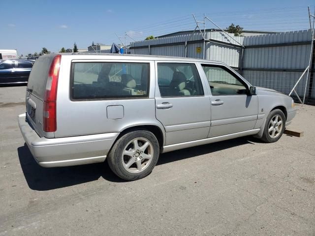 2000 Volvo V70 Base