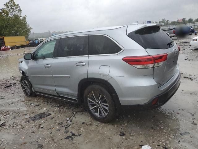 2017 Toyota Highlander SE