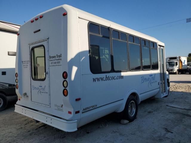 2012 Ford Econoline E350 Super Duty Cutaway Van