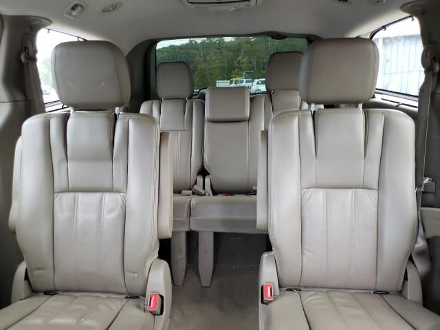 2011 Chrysler Town & Country Touring L