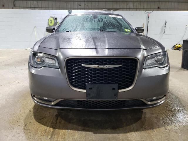 2016 Chrysler 300 S