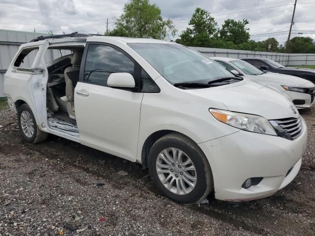 2017 Toyota Sienna XLE