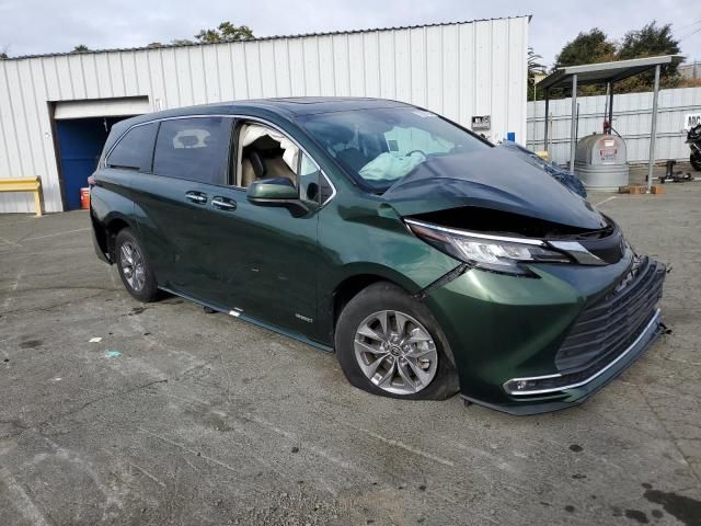 2021 Toyota Sienna XLE