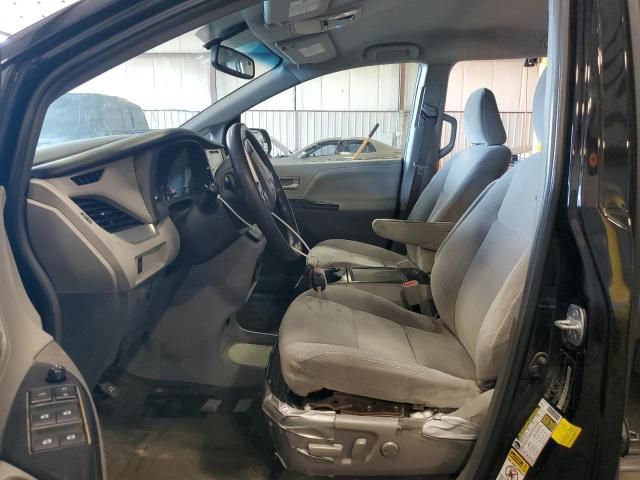 2016 Toyota Sienna LE