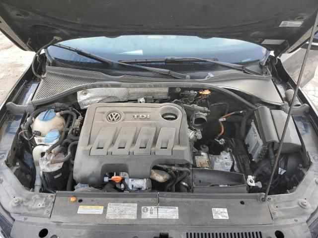 2012 Volkswagen Passat SEL