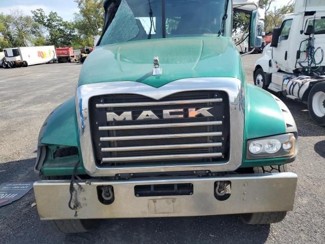 2022 Mack Granite