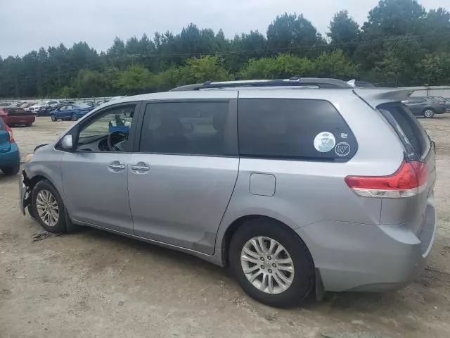 2011 Toyota Sienna XLE