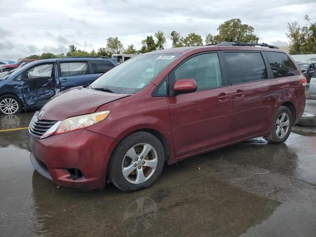 2011 Toyota Sienna LE