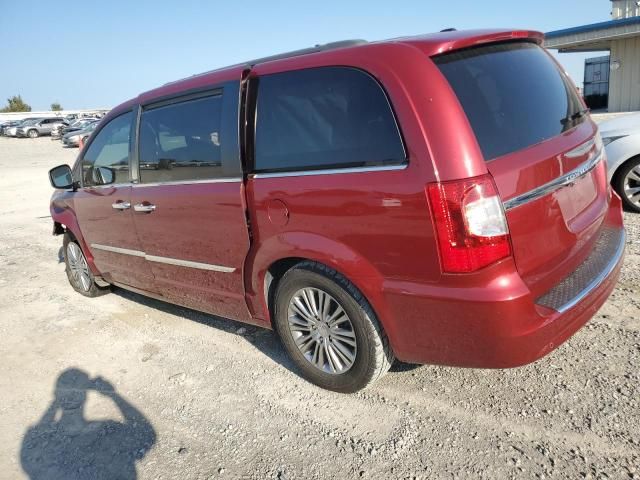 2013 Chrysler Town & Country Touring L