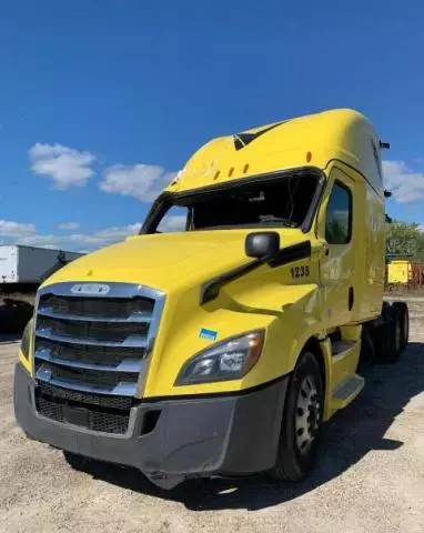 2019 Freightliner Cascadia 126