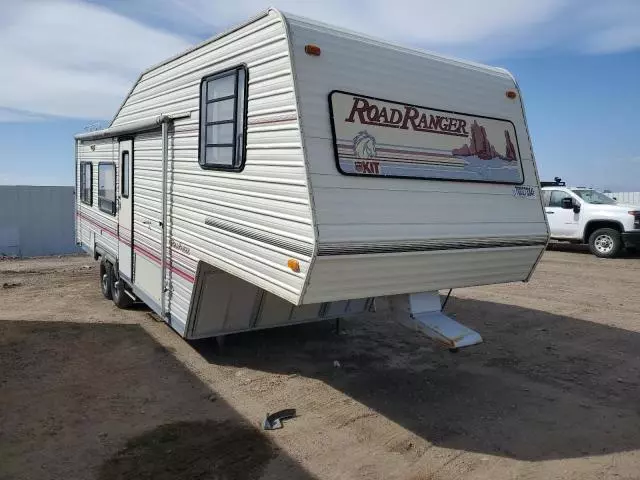 1990 Rora Trailer