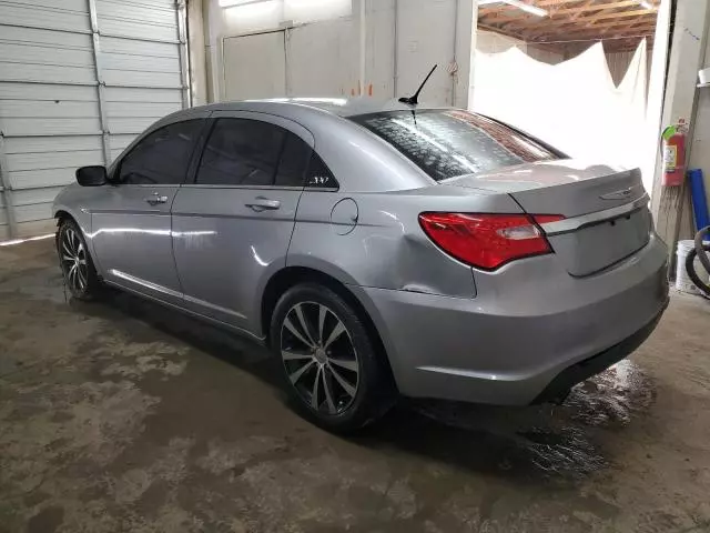 2013 Chrysler 200 Touring