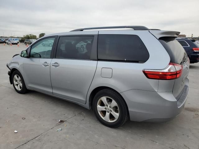 2016 Toyota Sienna LE