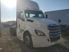 2021 Freightliner Cascadia 126