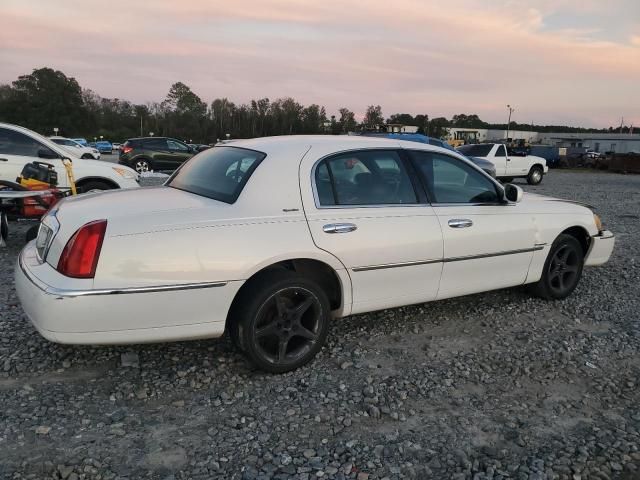 1999 Lincoln Town Car Signature