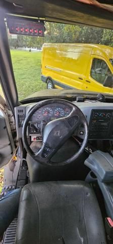 2005 International 4000 4200