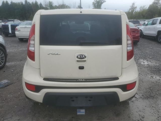 2013 KIA Soul +