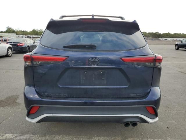 2022 Toyota Highlander XSE